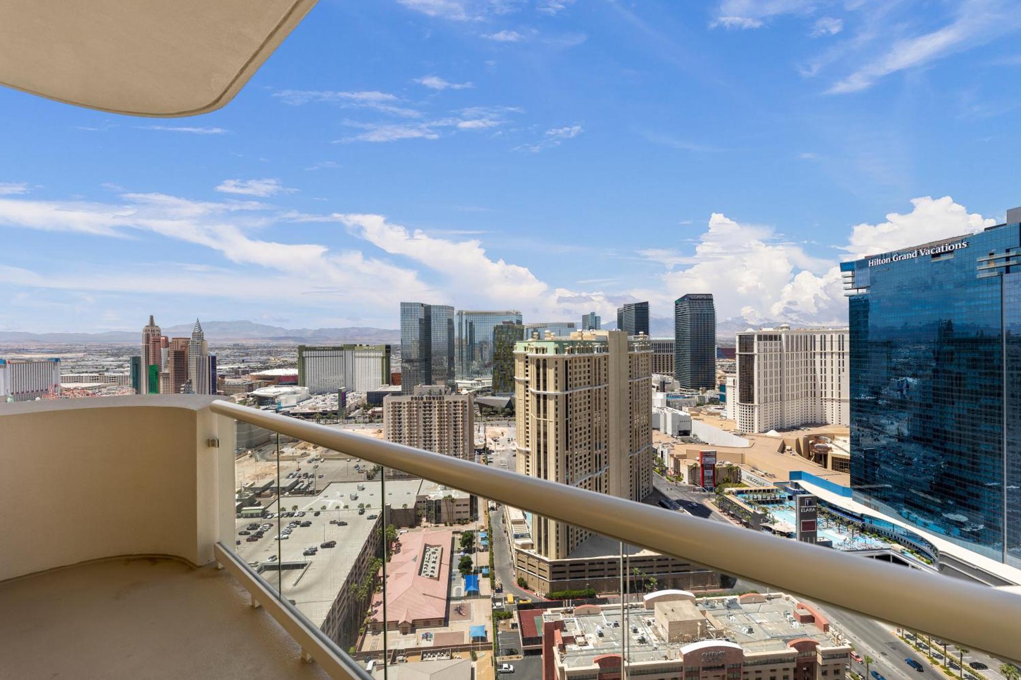 Lucky Gem Penthouse & Luxury Suites At Signature Resort, Balcony Strip View 2605 拉斯维加斯 外观 照片