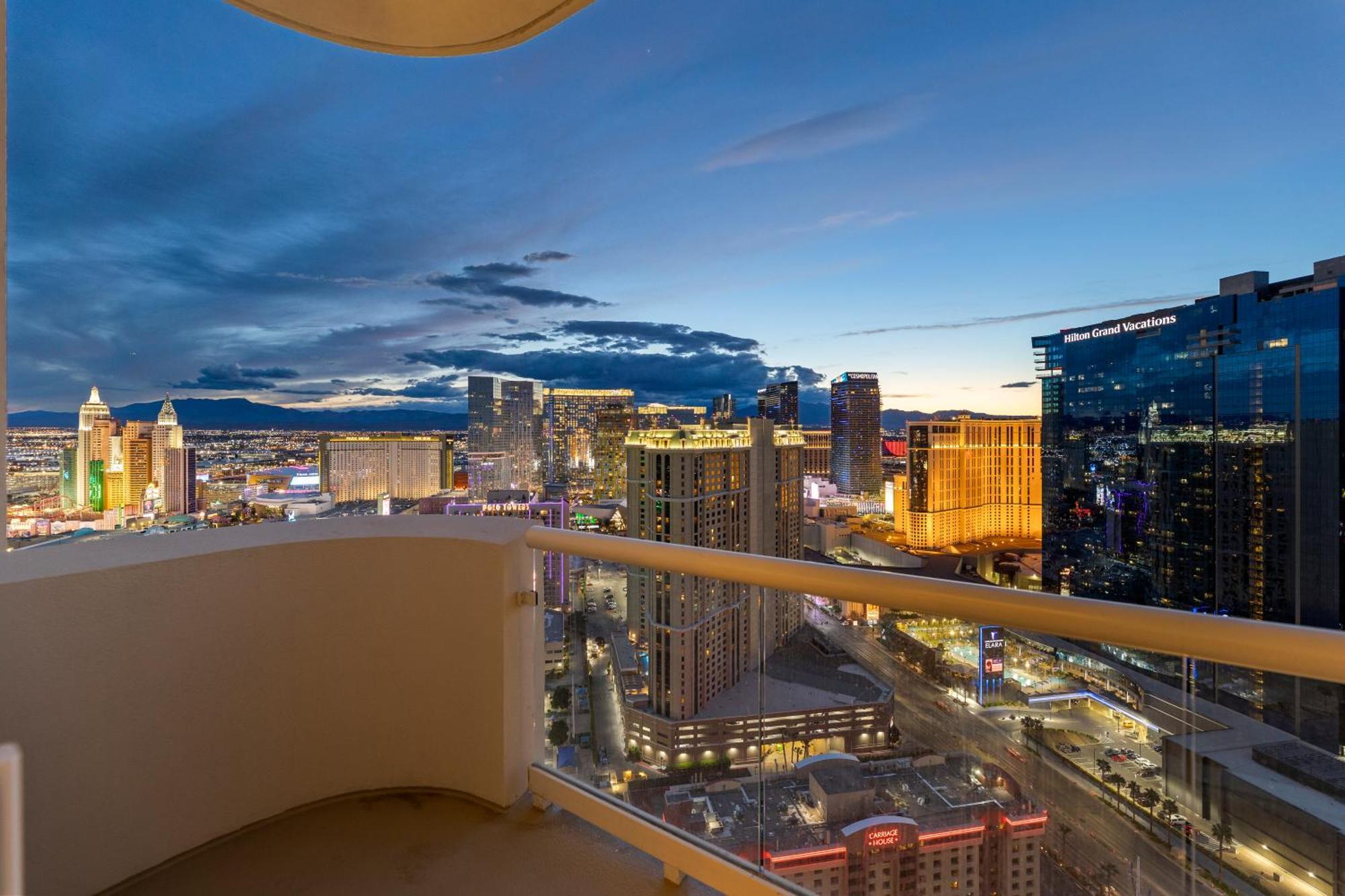 Lucky Gem Penthouse & Luxury Suites At Signature Resort, Balcony Strip View 2605 拉斯维加斯 外观 照片